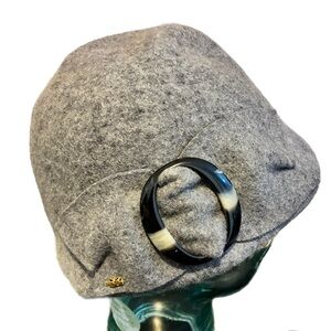 Grace Gray Wool Felt Cloche Hat Black Ring Accent Lined Size Medium Parisian 20s